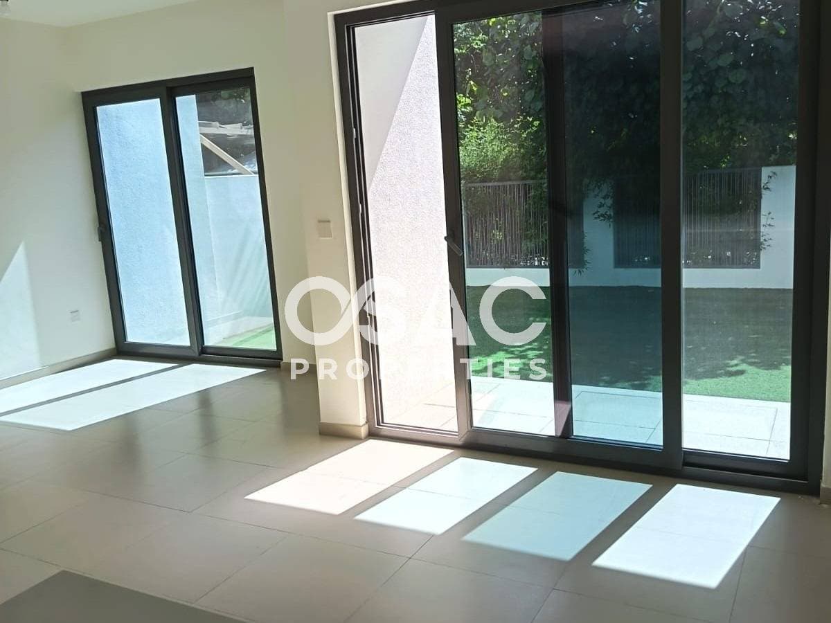 Single Row | Vacant 3BR + Maid | Prime Elan Villa - 5